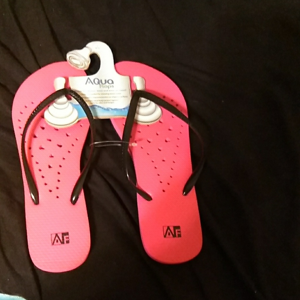 Aqua Flops (shower shoes)